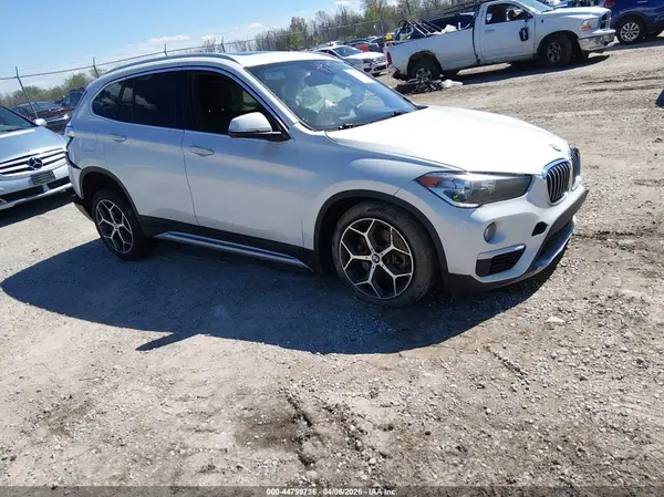WBXHU7C57K5L10999 2019 BMW X1 - Image 1