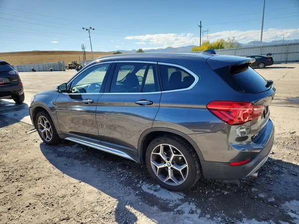 WBXHU7C57K5L11781 2019 BMW X1 - Image 2