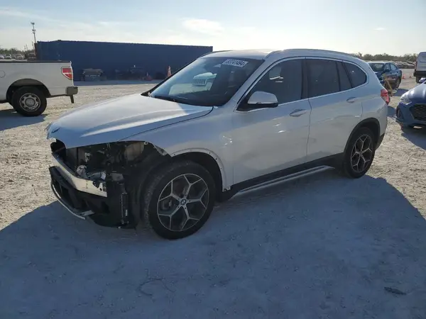 WBXHU7C57K5L11912 2019 BMW X1 - Image 1