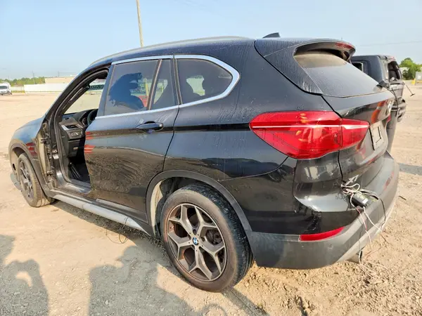 WBXHU7C58K3H45075 2019 BMW X1 - Image 2
