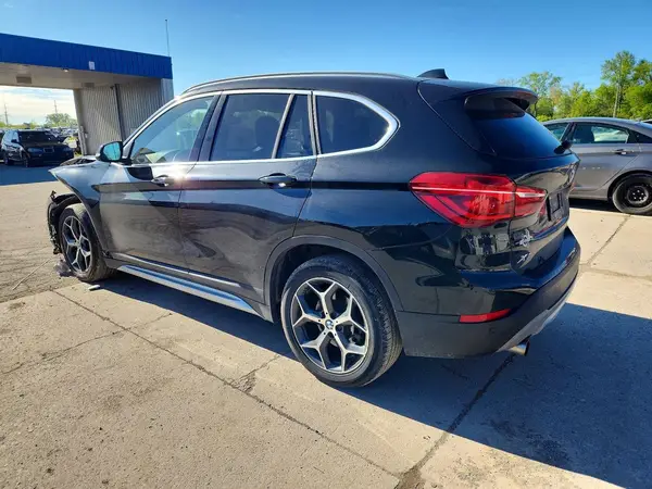 WBXHU7C58K5L10929 2019 BMW X1 - Image 2