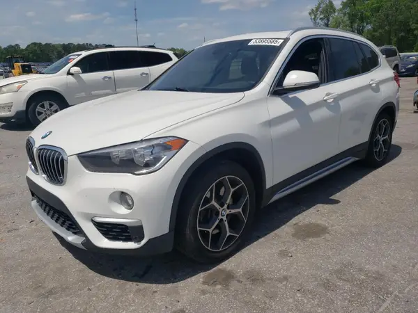 WBXHU7C58K5N43757 2019 BMW X1 - Image 1