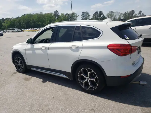 WBXHU7C58K5N43757 2019 BMW X1 - Image 2