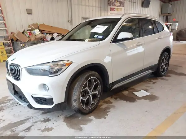 WBXHU7C59K3H45229 2019 BMW X1 - Image 2