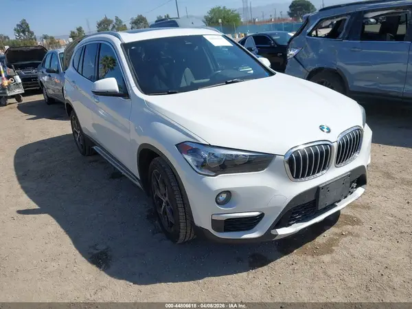 WBXHU7C59K3H45828 2019 BMW X1 - Image 1