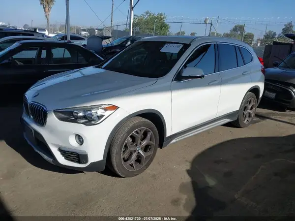 WBXHU7C59K3H45862 2019 BMW X1 - Image 2
