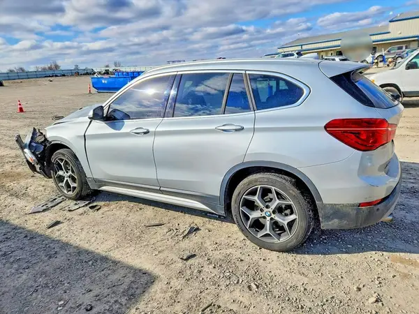 WBXHU7C59K3H46462 2019 BMW X1 - Image 2