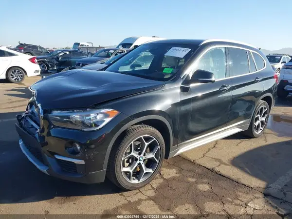 WBXHU7C59K5L10678 2019 BMW X1 - Image 2