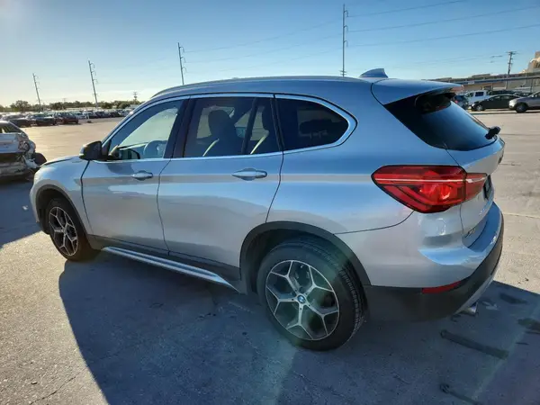 WBXHU7C59K5L10857 2019 BMW X1 - Image 2