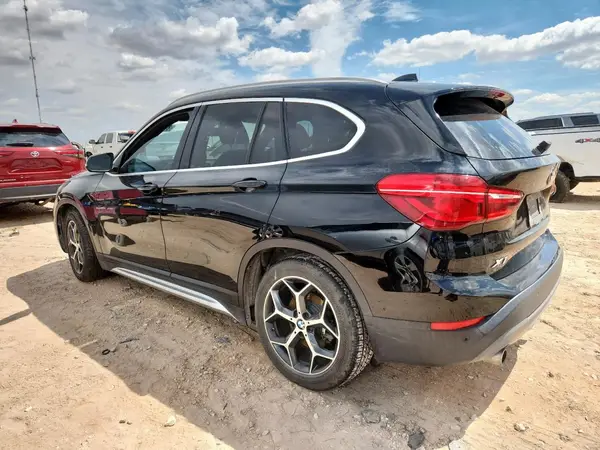 WBXHU7C59K5N53598 2019 BMW X1 - Image 2