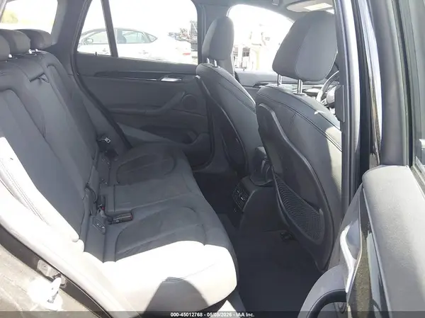 WBXHU7C5XK3H46275 2019 BMW X1 - Image 8