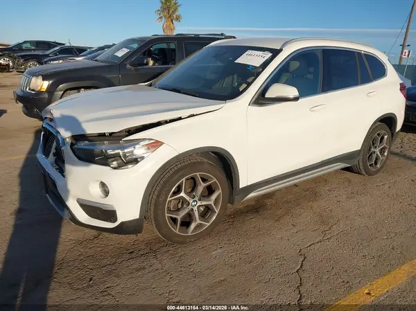 WBXHU7C5XK5L11208 2019 BMW X1 - Image 2
