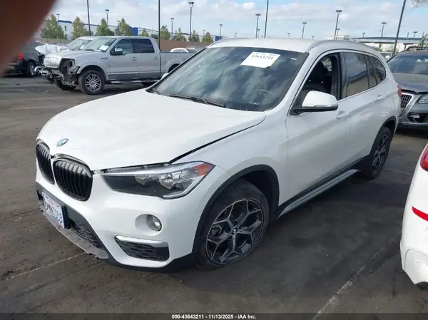 WBXHU7C5XK5L11290 2019 BMW X1 - Image 2
