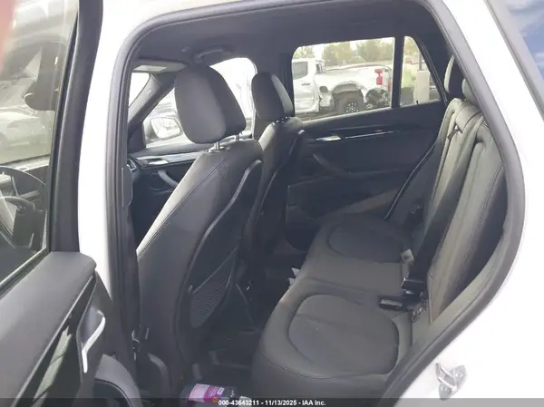 WBXHU7C5XK5L11290 2019 BMW X1 - Image 8