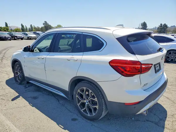 WBXJG7C00L5R57128 2020 BMW X1 - Image 2