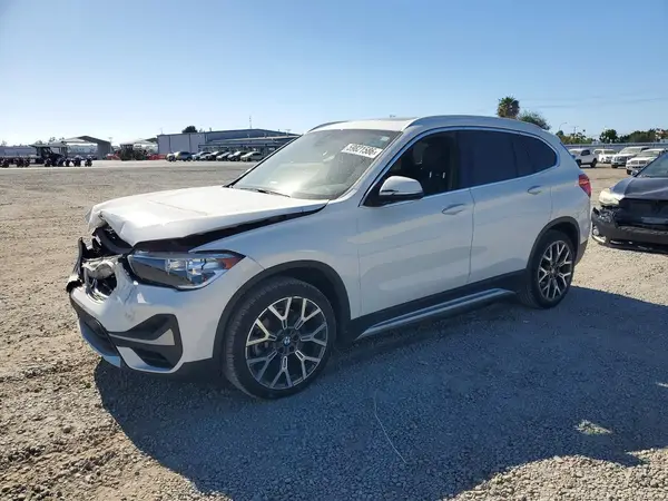 WBXJG7C00M5S27916 2021 BMW X1 - Image 1