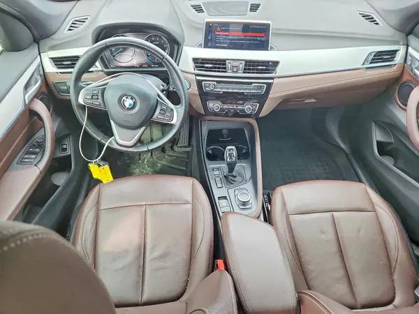 WBXJG7C00M5S30525 2021 BMW X1 - Image 8
