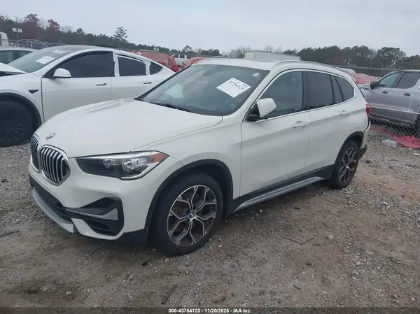 WBXJG7C00M5S77392 2021 BMW X1 - Image 2