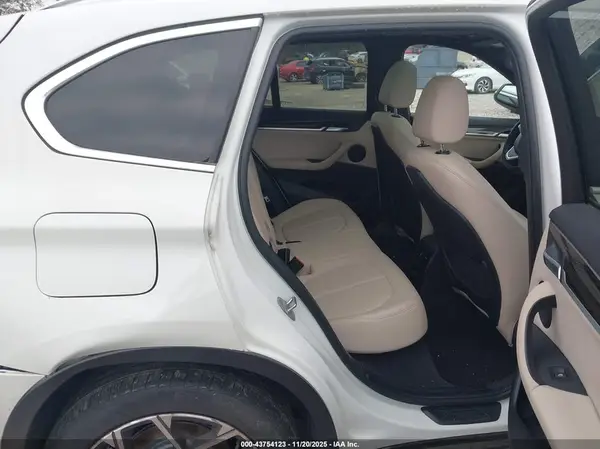 WBXJG7C00M5S77392 2021 BMW X1 - Image 8