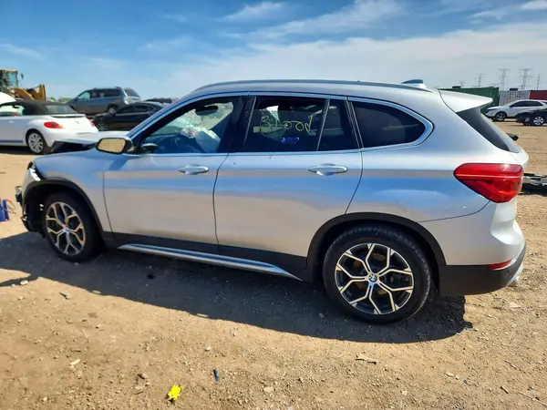 WBXJG7C00M5T54679 2021 BMW X1 - Image 2