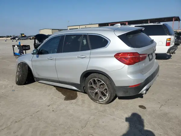 WBXJG7C00M5U02861 2021 BMW X1 - Image 2
