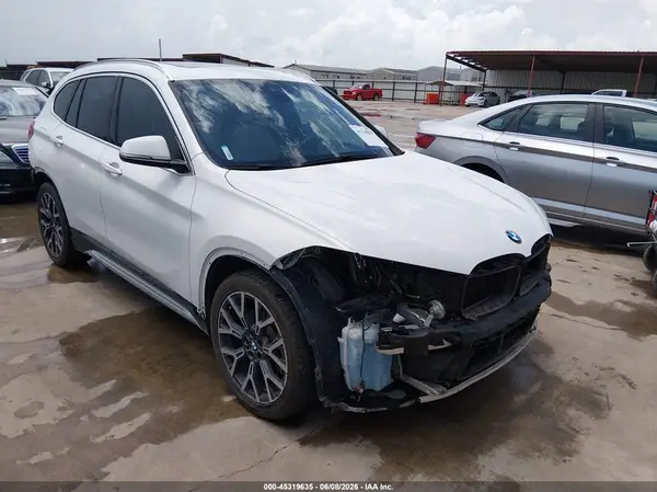 WBXJG7C00M5U21104 2021 BMW X1 - Image 1