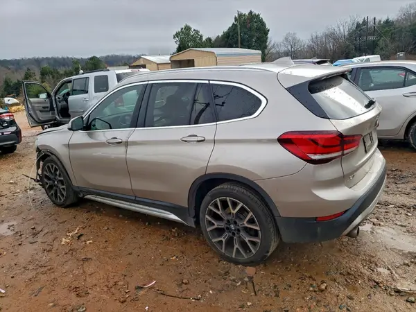 WBXJG7C00M5U23810 2021 BMW X1 - Image 2
