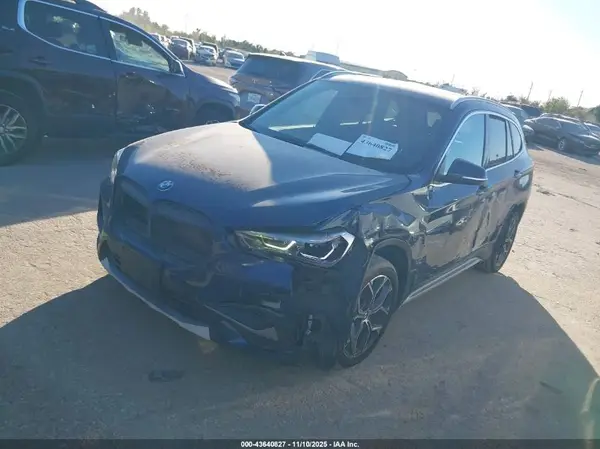 WBXJG7C00M5U35987 2021 BMW X1 - Image 2