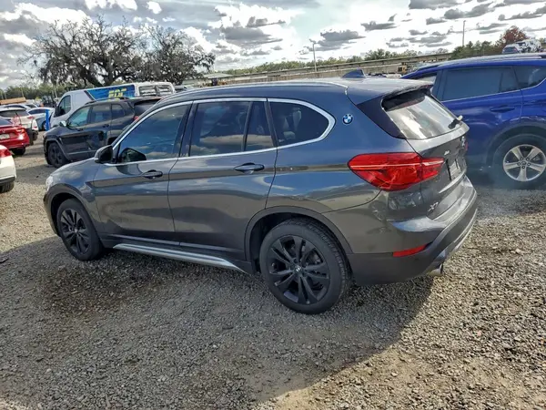 WBXJG7C01L5P68505 2020 BMW X1 - Image 2