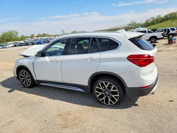 WBXJG7C01M5S25589 2021 BMW X1 - Image 2