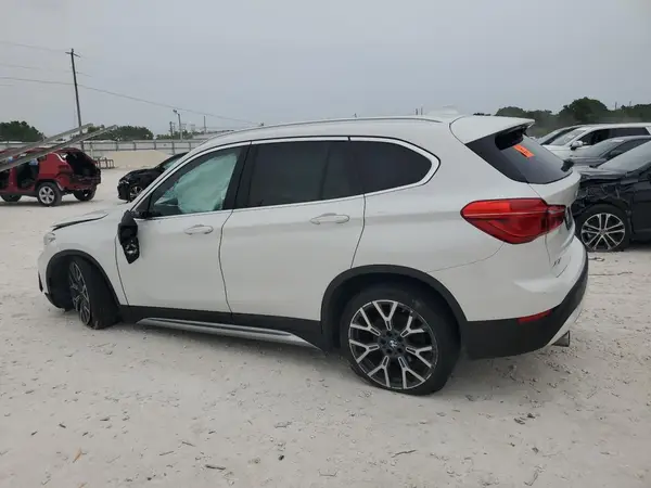 WBXJG7C01M5U01718 2021 BMW X1 - Image 2