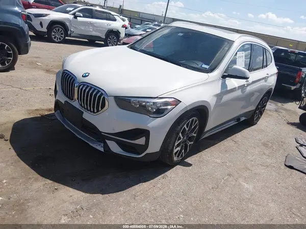WBXJG7C01N5U95746 2022 BMW X1 - Image 2