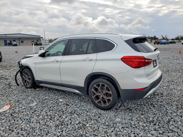WBXJG7C01N5V20760 2022 BMW X1 - Image 2
