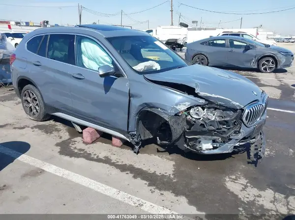 WBXJG7C02M5S13788 2021 BMW X1 - Image 1