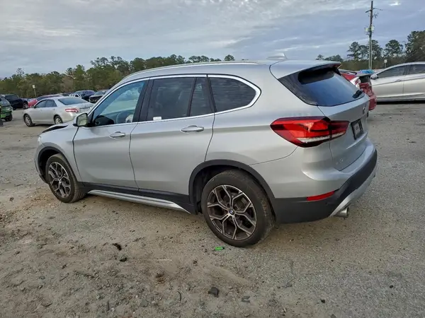 WBXJG7C02M5S30493 2021 BMW X1 - Image 2