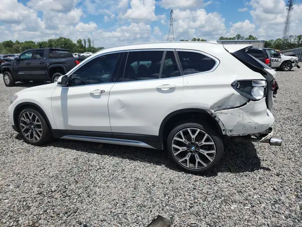 WBXJG7C02M5S78320 2021 BMW X1 - Image 2