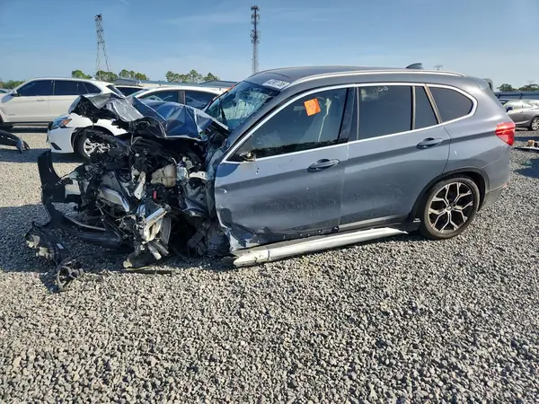WBXJG7C02M5T37799 2021 BMW X1 - Image 1