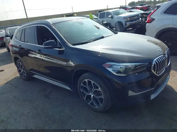 WBXJG7C02M5T55591 2021 BMW X1 - Image 1