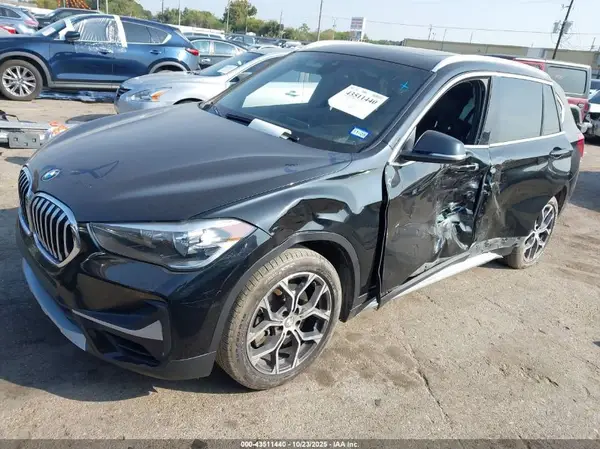 WBXJG7C02M5T55591 2021 BMW X1 - Image 2