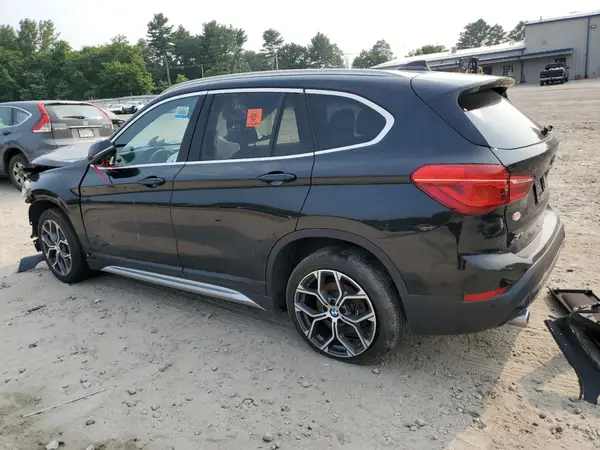 WBXJG7C02M5T73041 2021 BMW X1 - Image 2