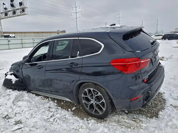 WBXJG7C02M5T95895 2021 BMW X1 - Image 2