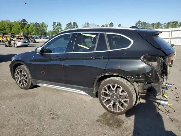 WBXJG7C02M5U22447 2021 BMW X1 - Image 2
