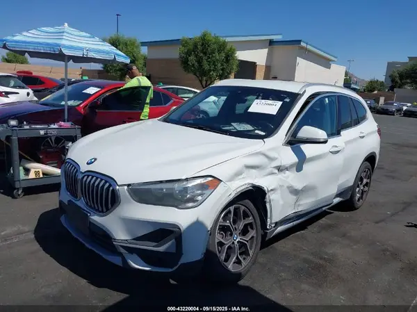 WBXJG7C03L5P42438 2020 BMW X1 - Image 2