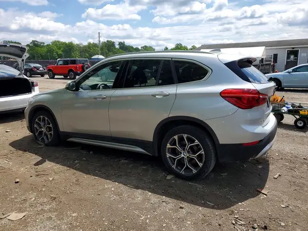 WBXJG7C03L5P72085 2020 BMW X1 - Image 2