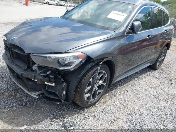 WBXJG7C03M5S06137 2021 BMW X1 - Image 2