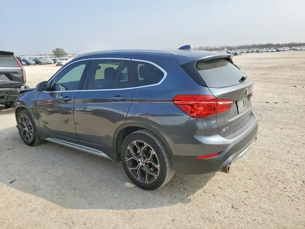 WBXJG7C03M5S27327 2021 BMW X1 - Image 2
