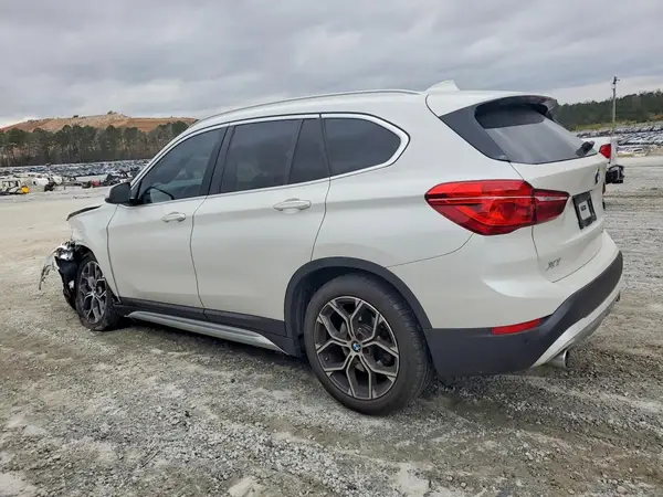 WBXJG7C03M5S92355 2021 BMW X1 - Image 2