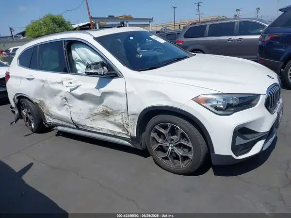 WBXJG7C04M5S34691 2021 BMW X1 - Image 1