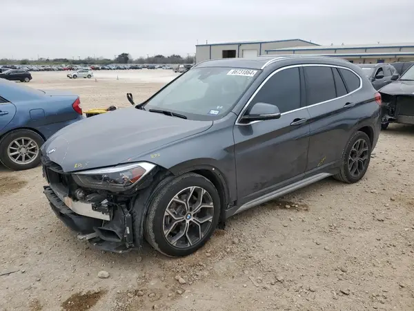WBXJG7C04M5S64533 2021 BMW X1 - Image 1