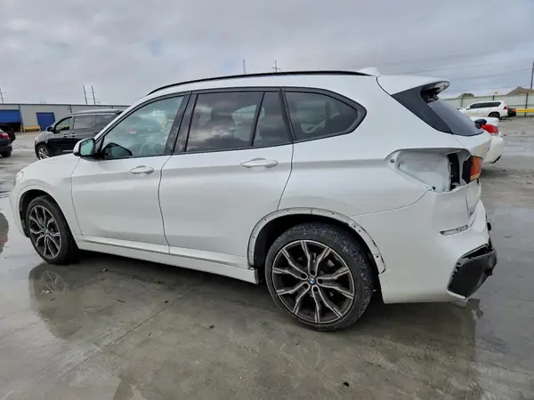 WBXJG7C04M5T65362 2021 BMW X1 - Image 2